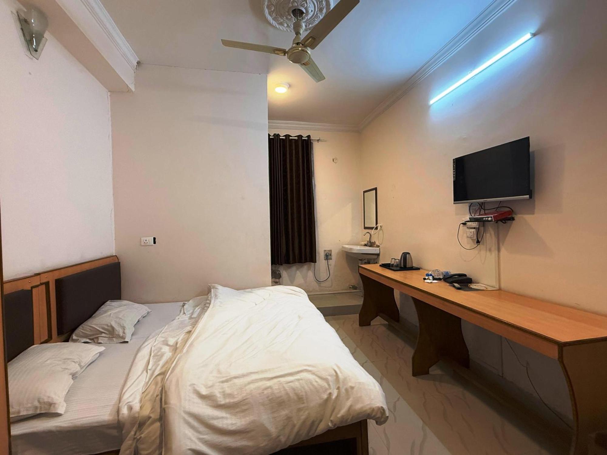 The Patel Stadium Hotel 1 Km From Bus Stand And 2 Km From Railway Station Ajmer Bagian luar foto